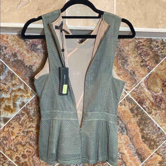 Women's NEW BCBG MAXAZRIA HANNE GEOMETRIC LACE PEPLUM TOP Dusty Olive Medium - Picture 8 of 14
